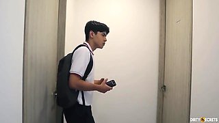 Hannah Miller, Lil Timy And Leo Wild - I Masturbate And Come By Watching My Stepmother Get Fucked