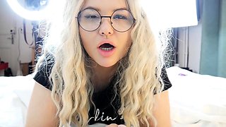 Rough Anal Sex Makes Her Squirt Non-Stop