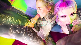 Delicious Anuskatzz and Lily Lu at female orgasm video