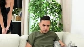 My Dads Hot Girlfriend Give Me an Unforgettable Sex