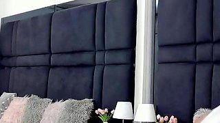Perverse teen babe plays solo