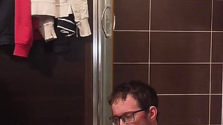 Jerking off a Cock in the Shower