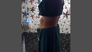 Sonal bhabhi take a nude bath in the morning.