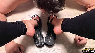 Flip Flops and Feet Sucker