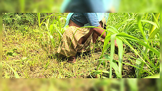 Sister-in-law showed her pussy in the fields and fingered her pussy