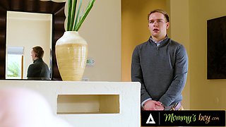 Pervert Security Guard Caught MILF Lauren Phillips Masturbating