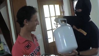 Wild MILF gives an amazing handjob and blowjob