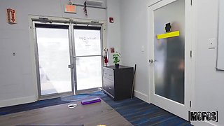 Hes Got Rizz / Lola Pearl, Amber Maddie, Tony Rubino - New Office, New Sneaky Link