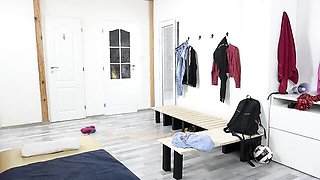 Ladylove's piss in mouth movie by VIPissy