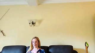 Cumshot amateur MILF suck and jerks dude in the bedroom
