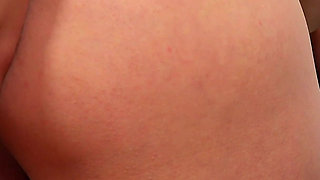 Young MILF Sarah Simons Makes Herself Cum