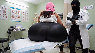 Masked Doctor Gives Perverted Oil Butt Massage to BBW Patient