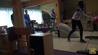 HUNT4K. Cutie makes love with stranger to earn cash for boyfriend