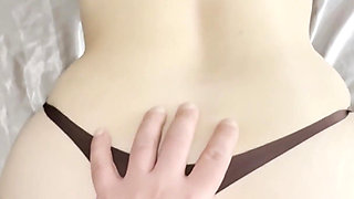 Perfect Babe Shows off Her Ass in Her Workout Pants and the Thong She’s Wearing