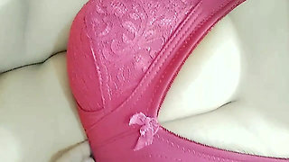 White discharge from vagina pussy hole