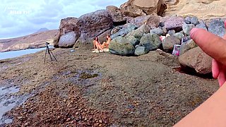 BEACH HANDJOB: during my exhib trip I find the two girls flashed in the parking lot