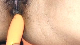 Stepsister is washing dishes in her pussy