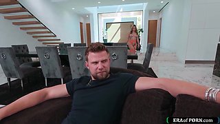 Nicole Aria squirts out her pussy loads